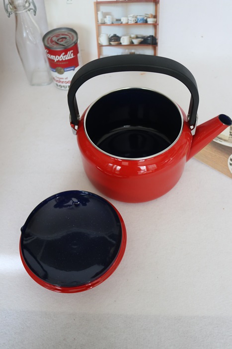 Induction possible Red leaf enamel kettle 2L coffe