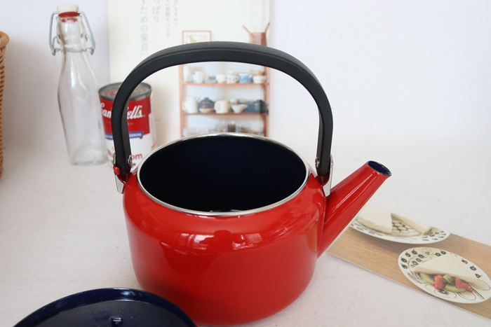 Induction possible Red leaf enamel kettle 2L coffe