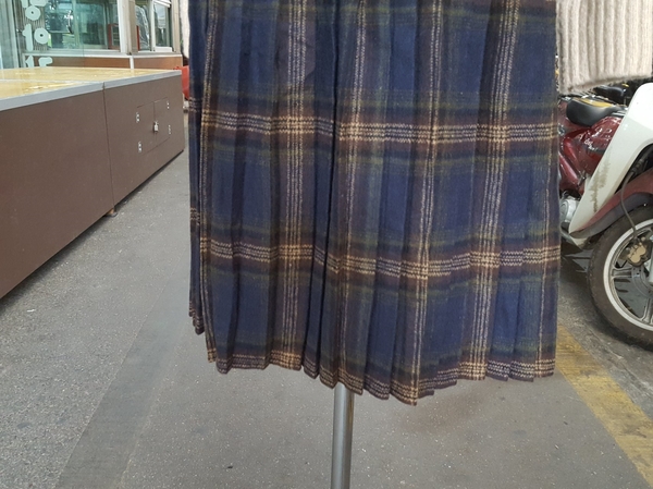 Out of stock vintage check wool pleated long skirt