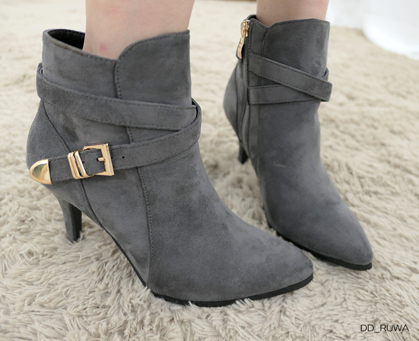 Suede buckle decoration Angle boots Gripping feeli
