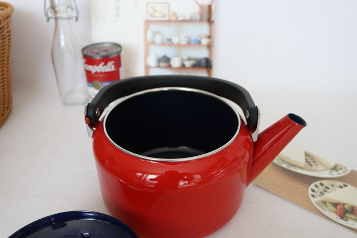 Induction possible Red leaf enamel kettle 2L coffe