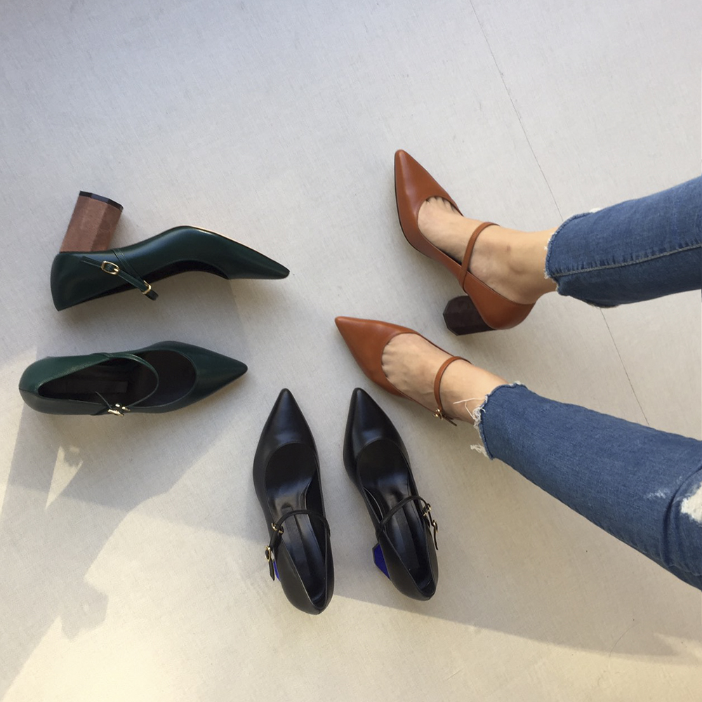 Point-heeled cowhide leather strap Stiletto heel 7