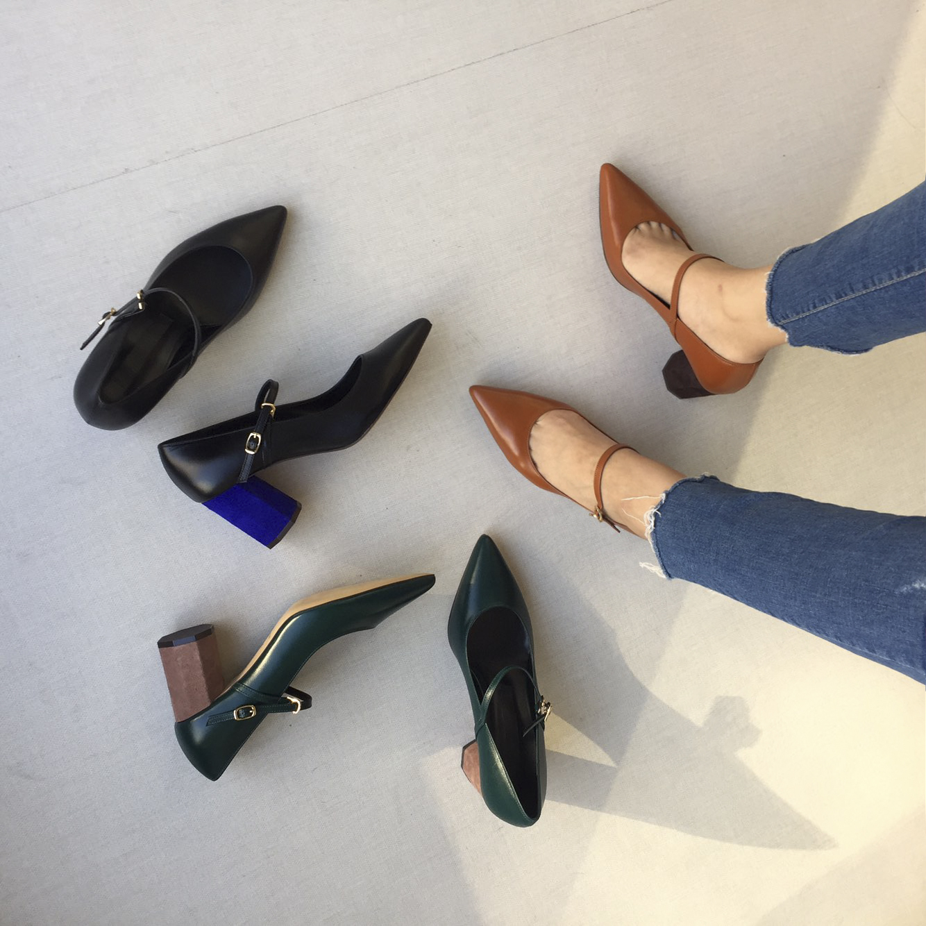 Point-heeled cowhide leather strap Stiletto heel 7