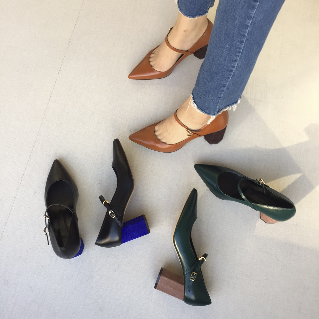 Point-heeled cowhide leather strap Stiletto heel 7