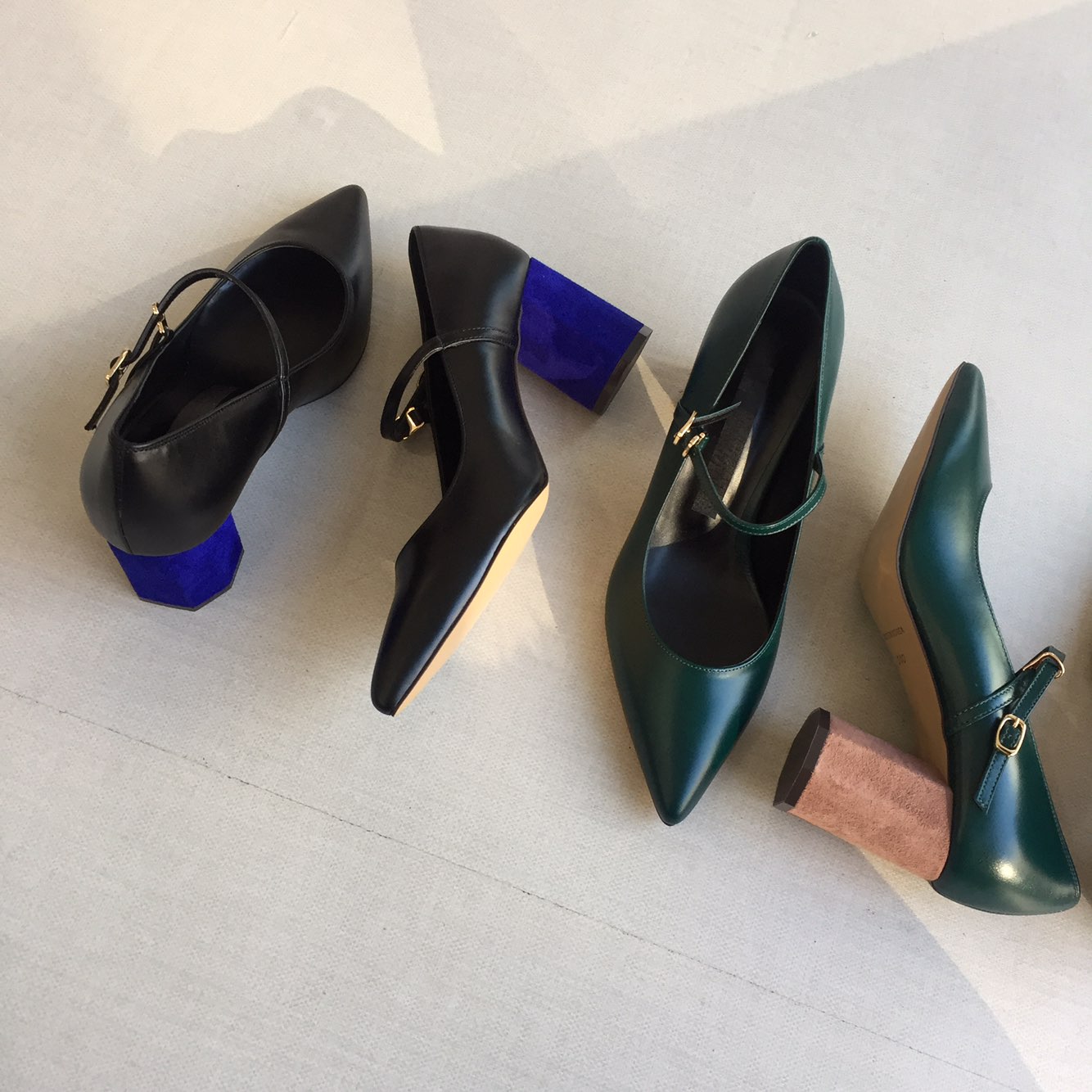 Point-heeled cowhide leather strap Stiletto heel 7