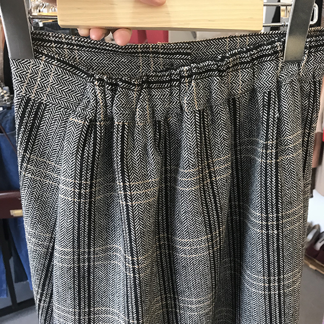 A-line check skirt A twenty-year-old women's sk