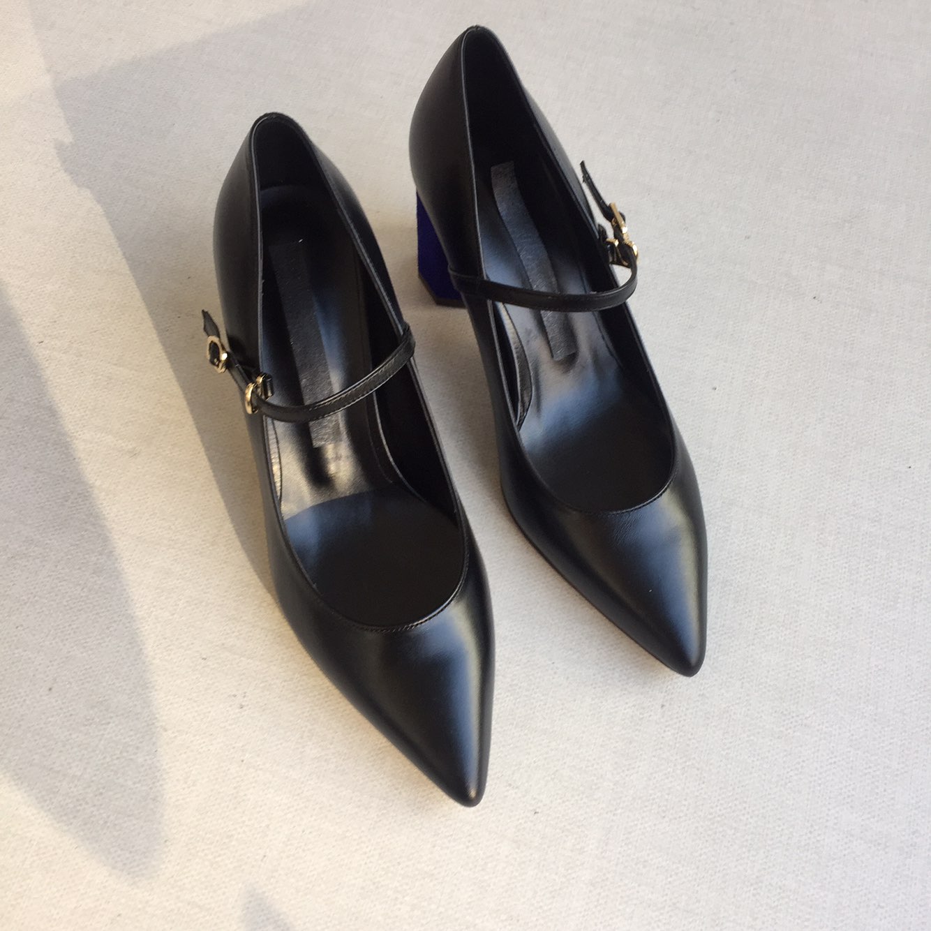 Point-heeled cowhide leather strap Stiletto heel 7