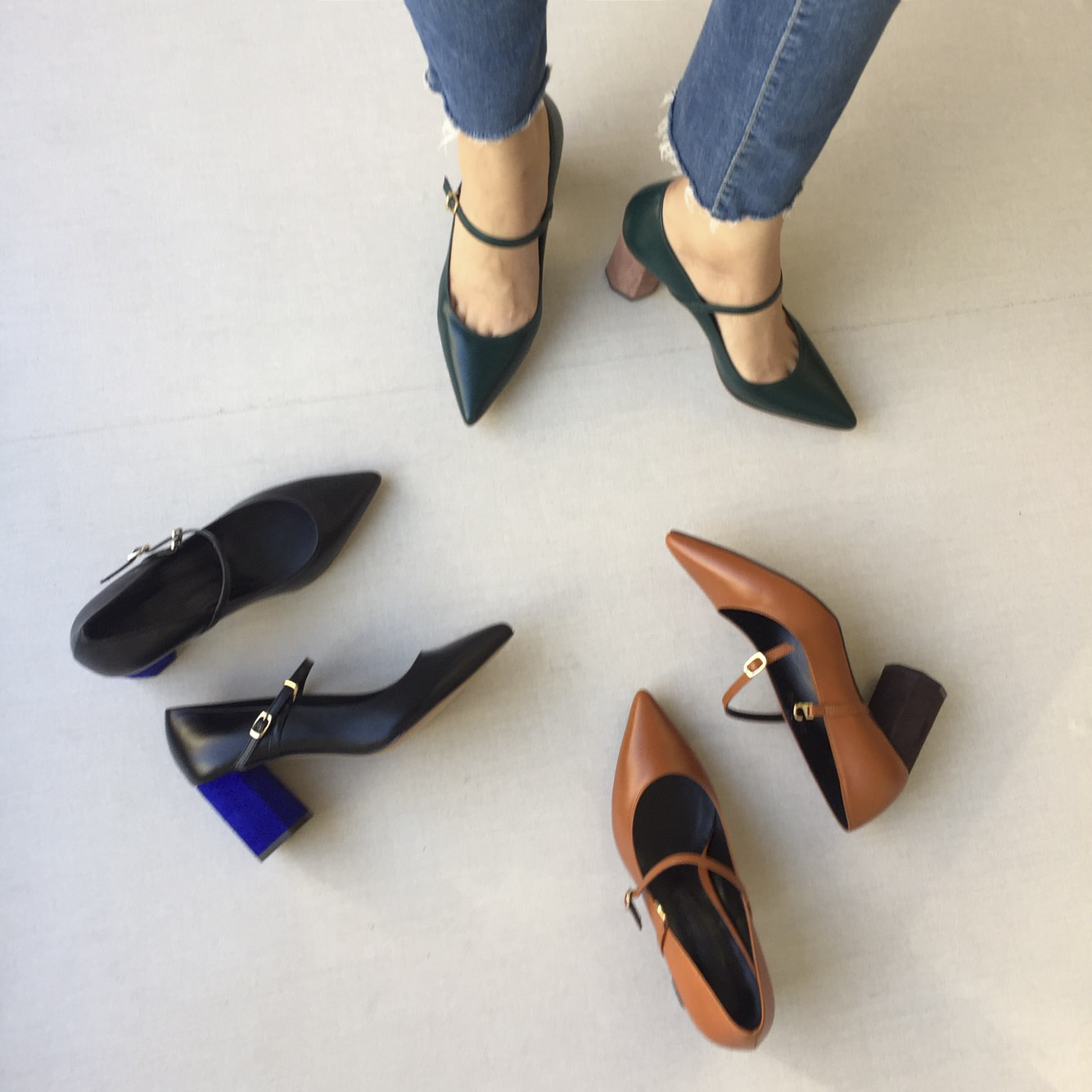 Point-heeled cowhide leather strap Stiletto heel 7