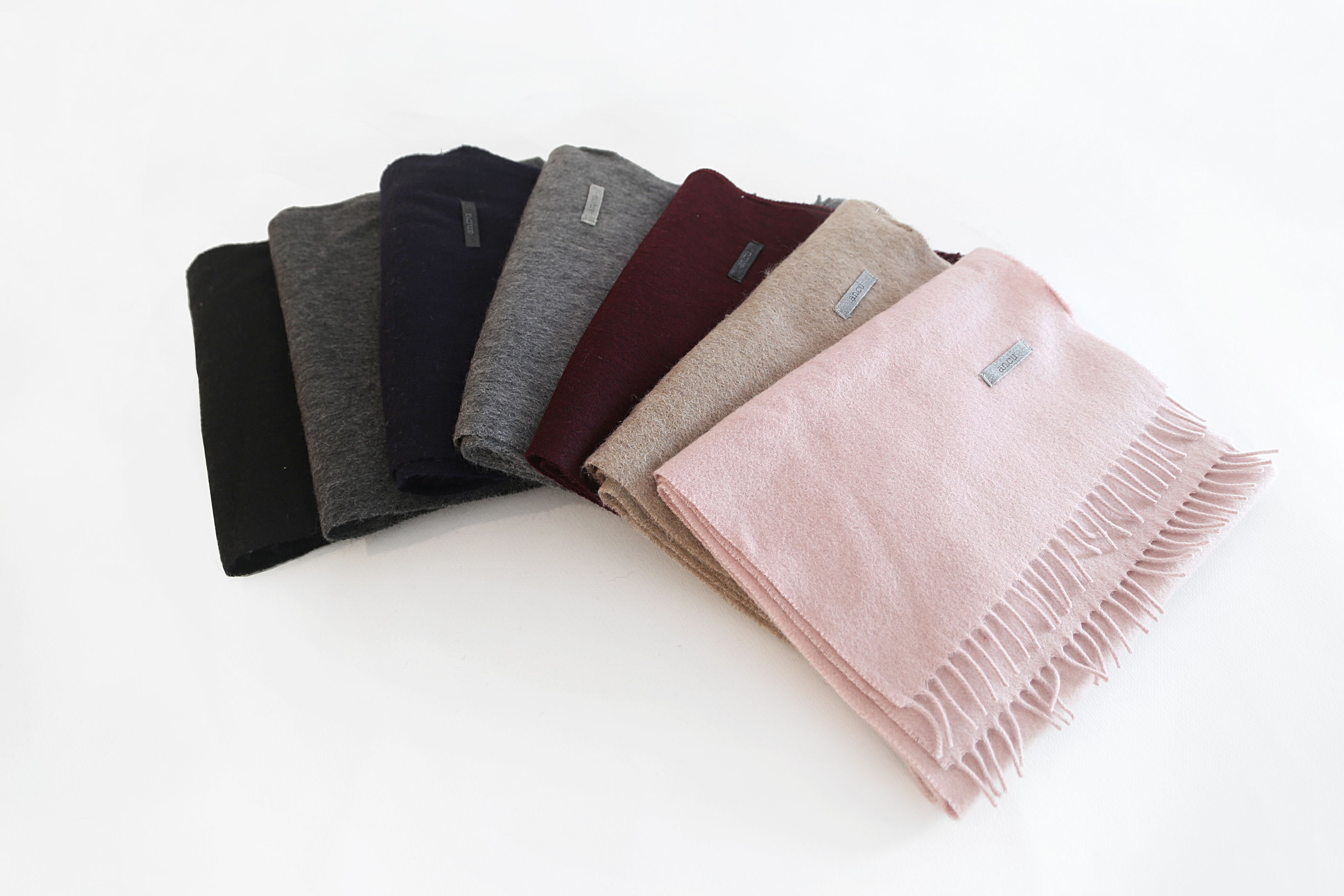 Cashmere muffler Seven coordinating gifts Fashion 