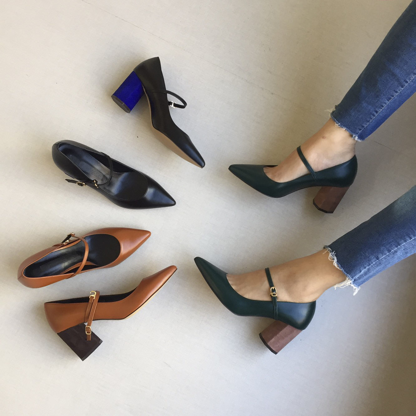 Point-heeled cowhide leather strap Stiletto heel 7