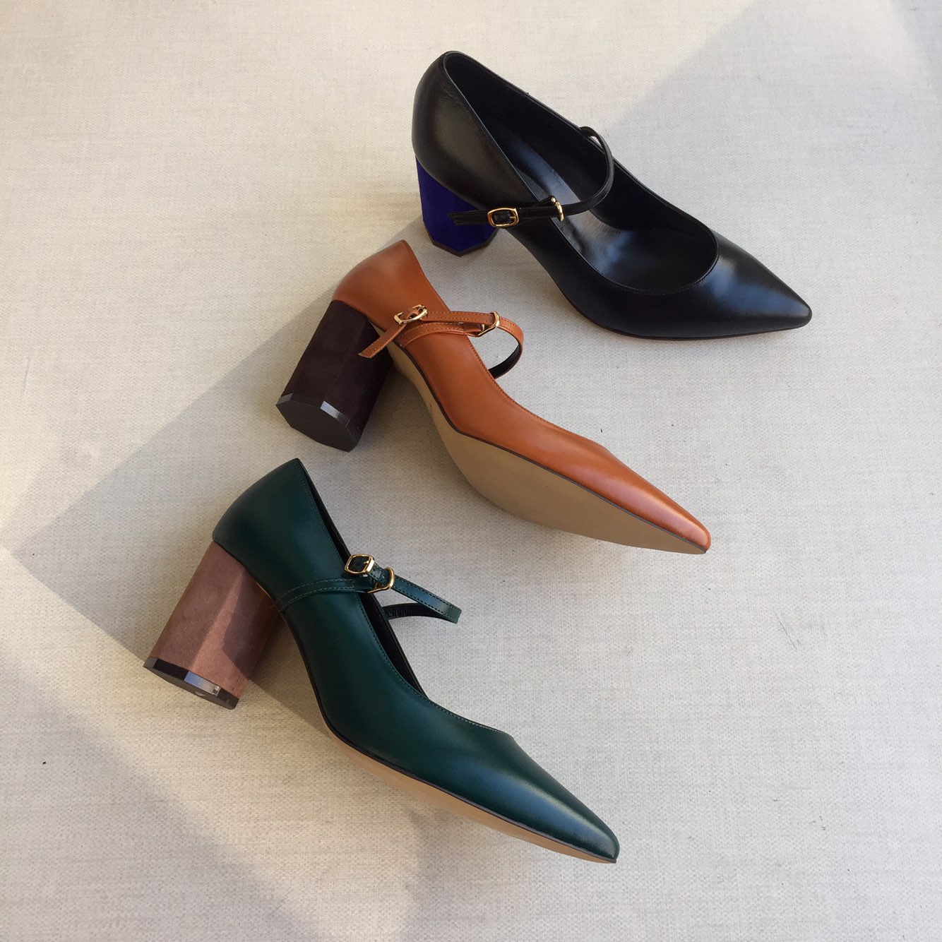 Point-heeled cowhide leather strap Stiletto heel 7