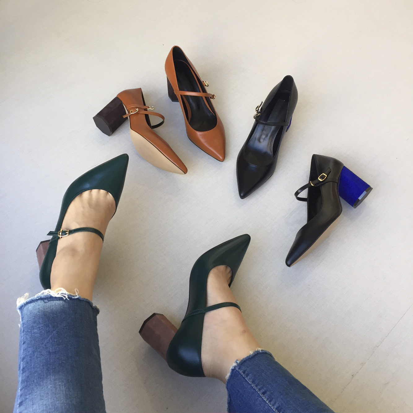 Point-heeled cowhide leather strap Stiletto heel 7