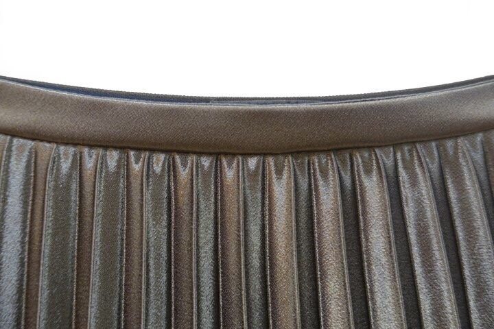 Metallic Pleated Long Skirt Date Coordination