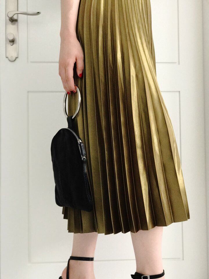 Metallic Pleated Long Skirt Date Coordination