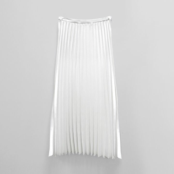 Metallic Pleated Long Skirt Date Coordination