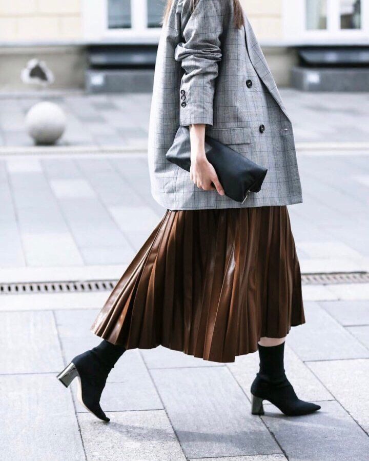 Metallic Pleated Long Skirt Date Coordination