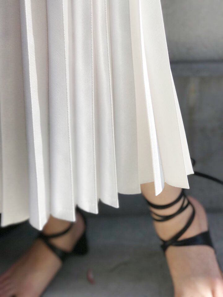 Metallic Pleated Long Skirt Date Coordination