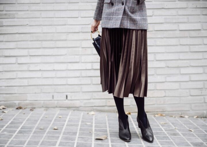 Metallic Pleated Long Skirt Date Coordination