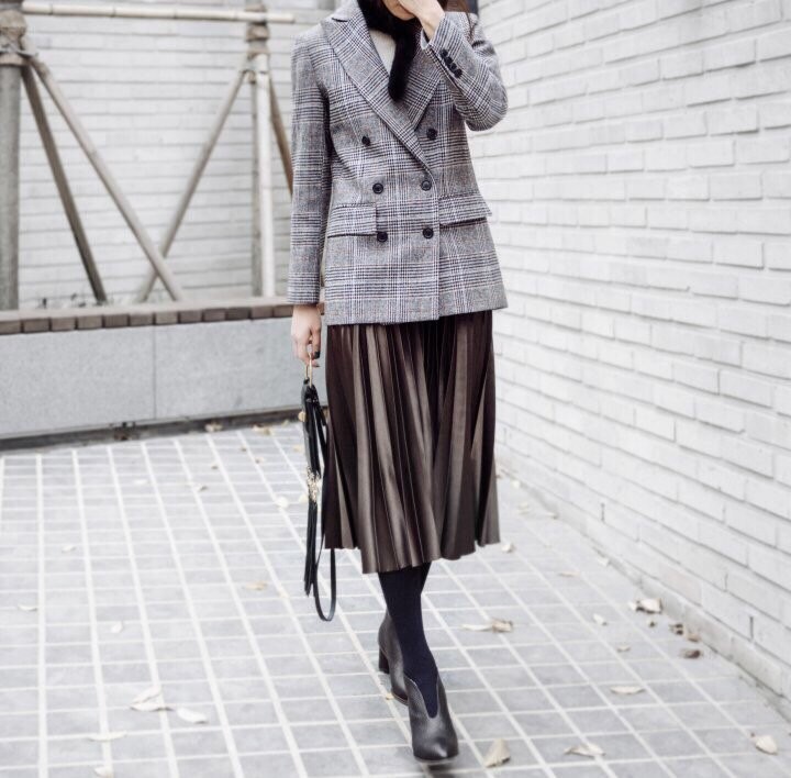 Metallic Pleated Long Skirt Date Coordination