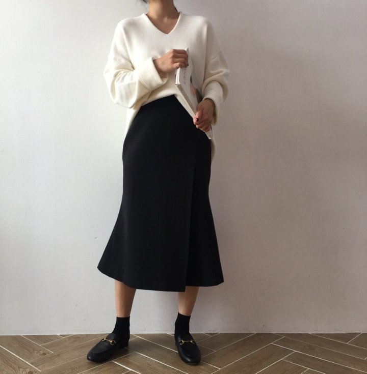 Mermaid pleated long skirt