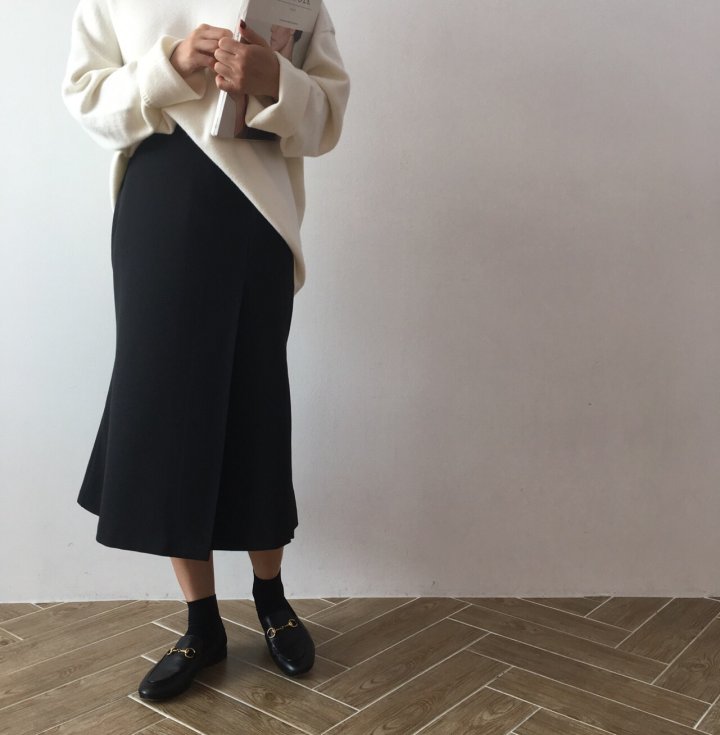 Mermaid pleated long skirt