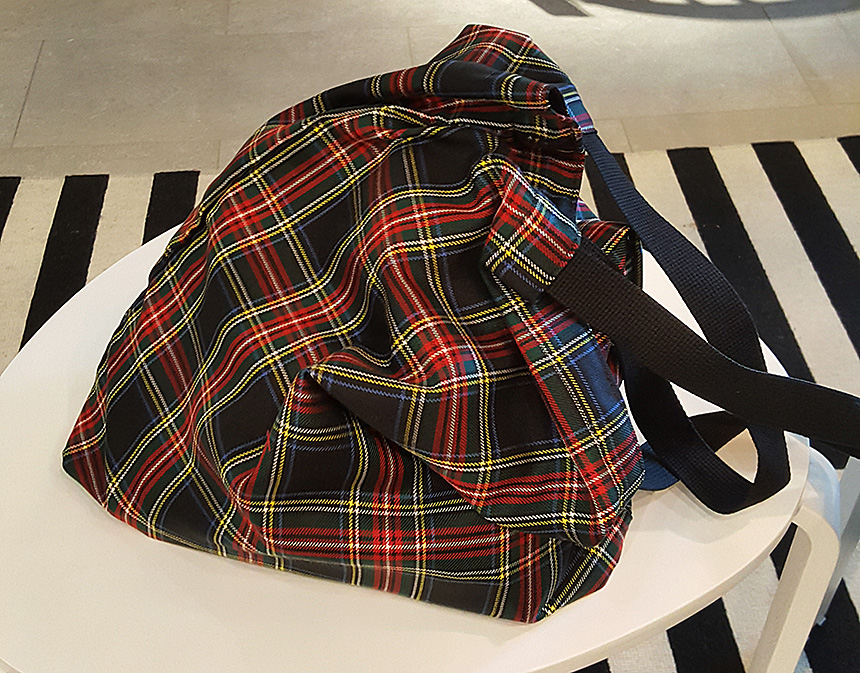 Handy Castle Tantan check eco-back Basic Laptop Co