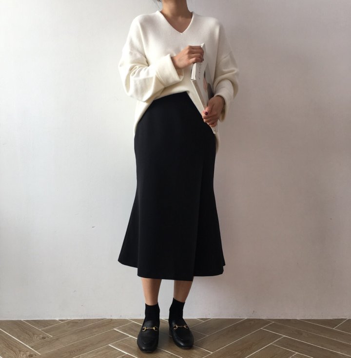 Mermaid pleated long skirt