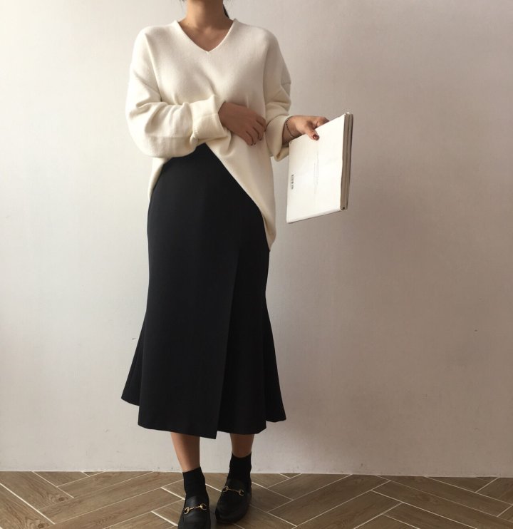 Mermaid pleated long skirt