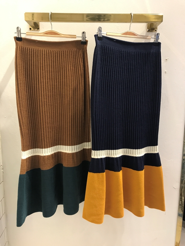 Knit three-color long skirt 2COL slim clean skinny