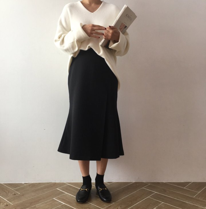 Mermaid pleated long skirt