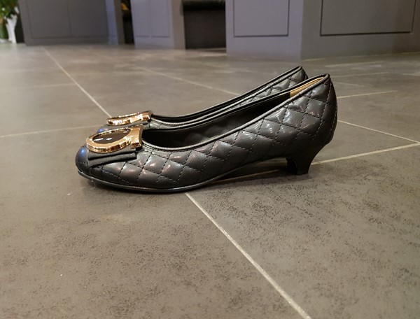 Ribbon collar Ribbon gauze Numbeam pumps Middle Wo