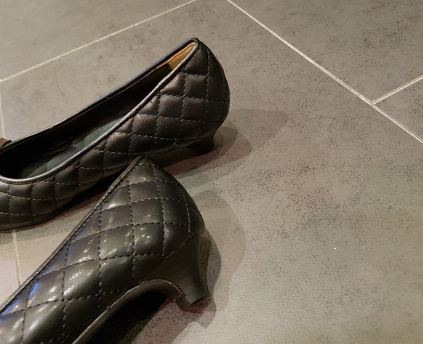 Ribbon collar Ribbon gauze Numbeam pumps Middle Wo