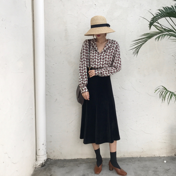 A line winter velvet flare long skirt woman coordi