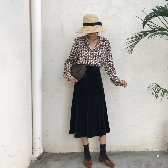 A line winter velvet flare long skirt woman coordi