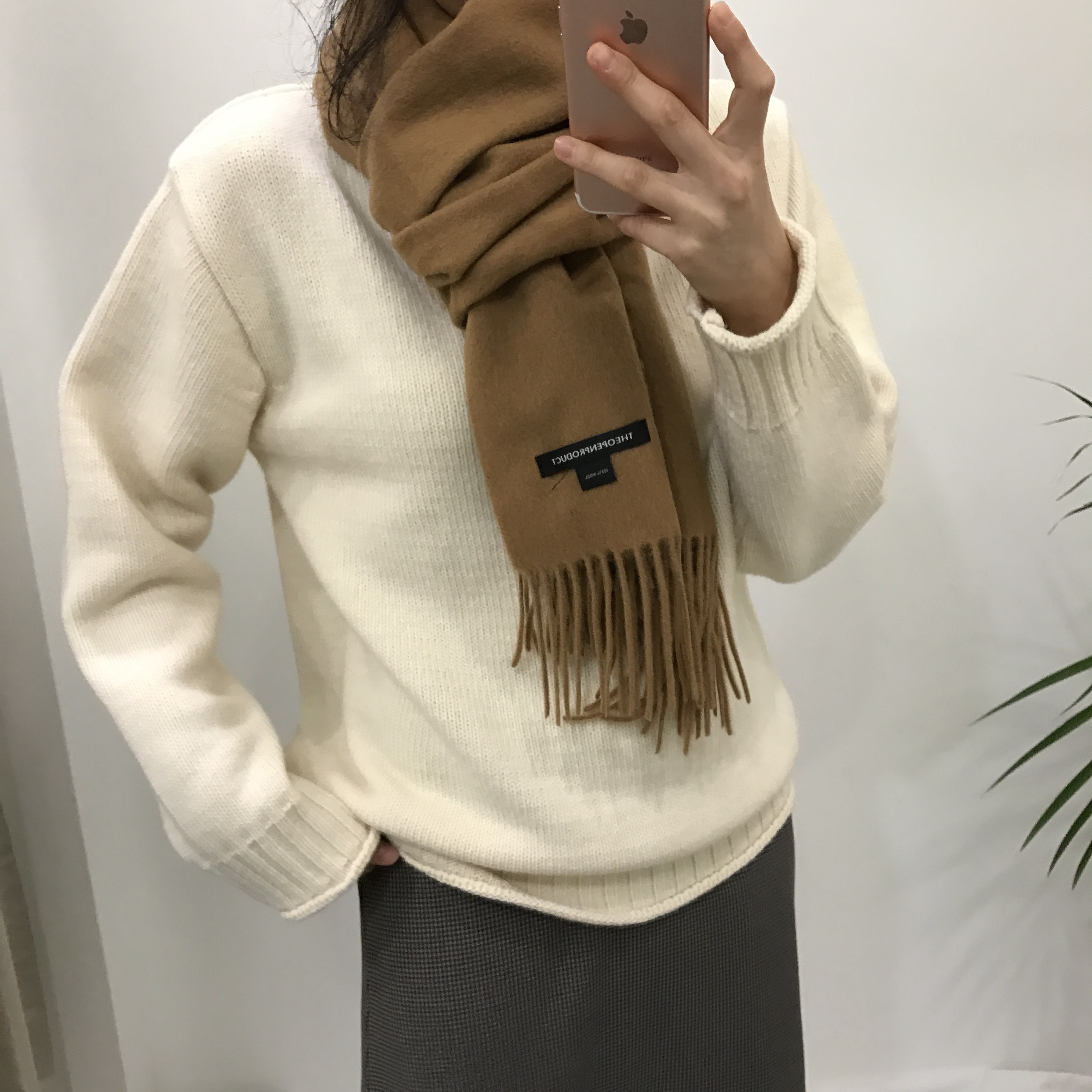 Wool muffler Wool 100 Woman scooping Styling Lovel