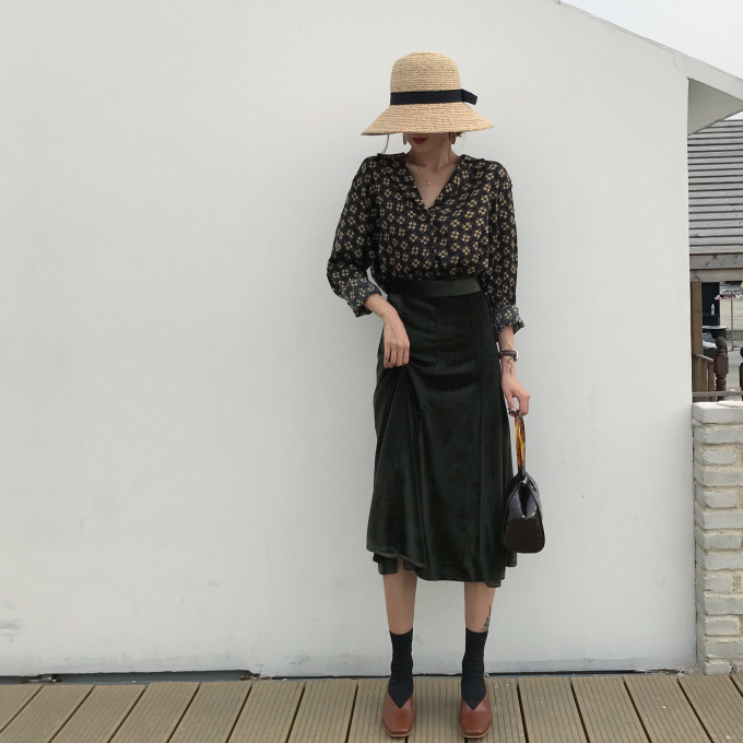 A line winter velvet flare long skirt woman coordi