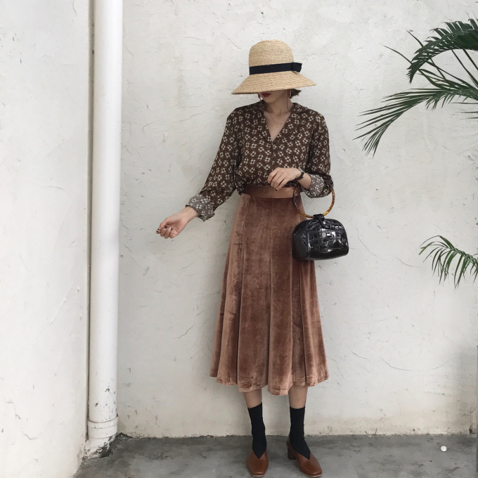 A line winter velvet flare long skirt woman coordi