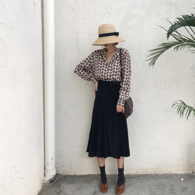 A line winter velvet flare long skirt woman coordi