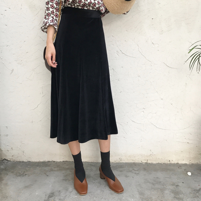 A line winter velvet flare long skirt woman coordi