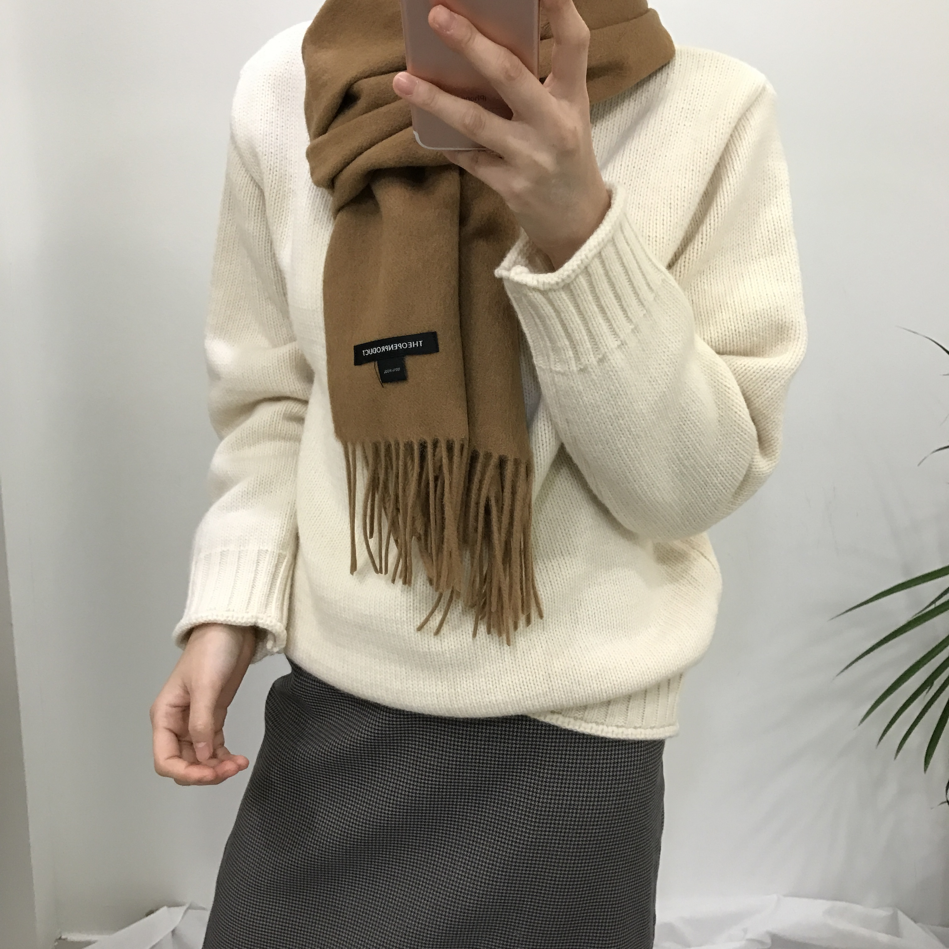 Wool muffler Wool 100 Woman scooping Styling Lovel
