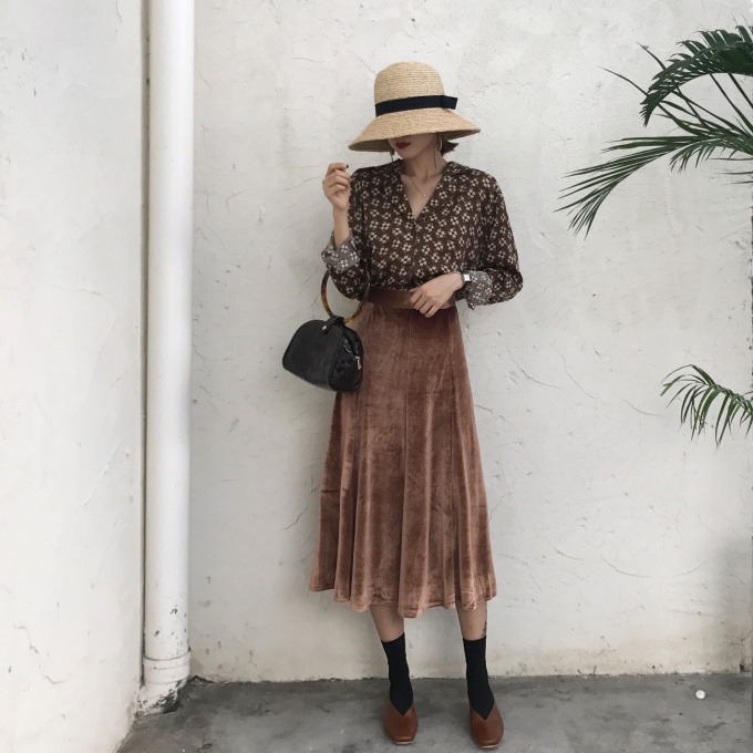 A line winter velvet flare long skirt woman coordi