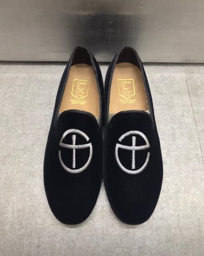 Embroidered velvet shoes Luxurious, luxurious, sty