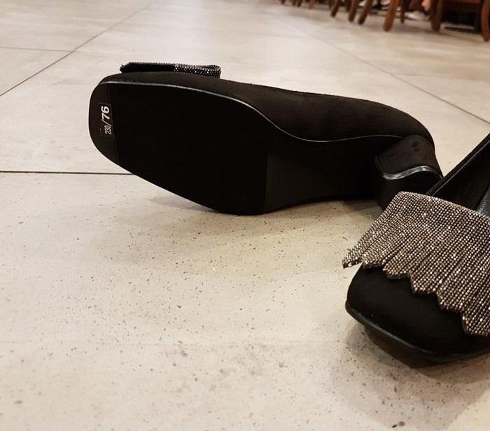 Suede shoes like a jewel Pretty stylish coordinati