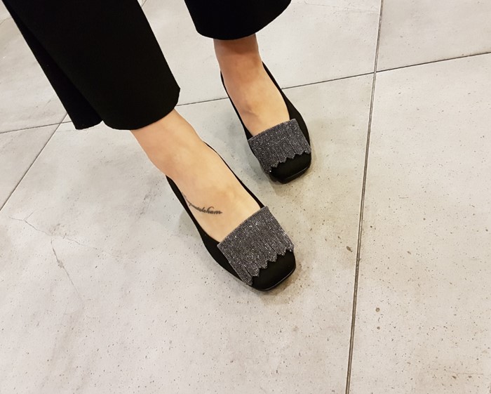 Suede shoes like a jewel Pretty stylish coordinati