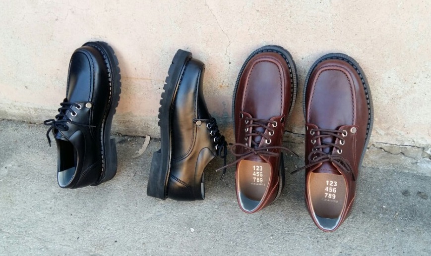 Each one has a popular two-color 4CM luxury shoes 