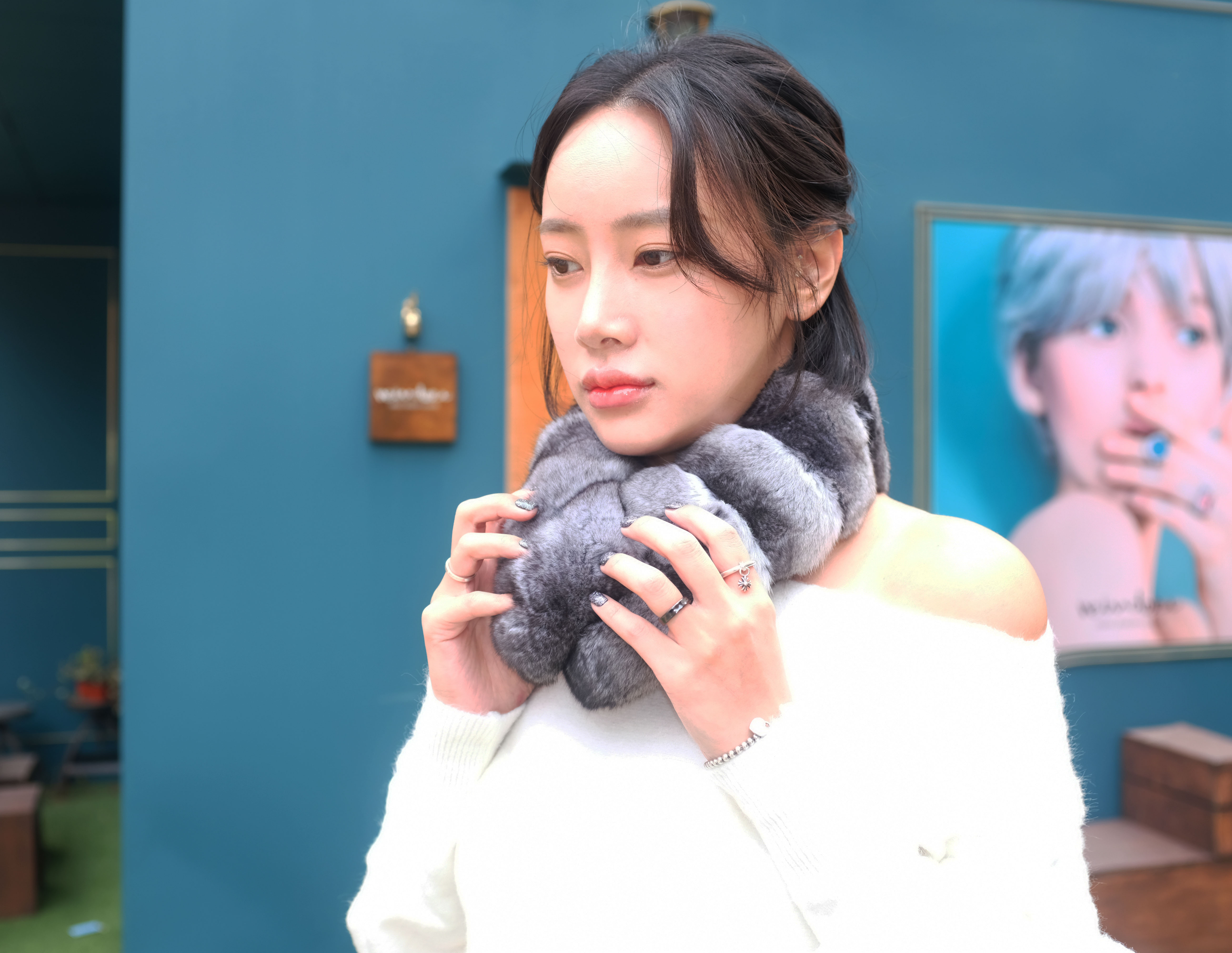 Mok Market in-house production chinchilla muffler