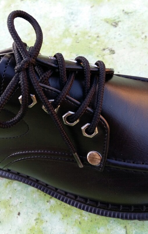 Each one has a popular two-color 4CM luxury shoes 