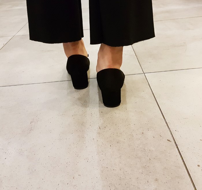 Suede shoes like a jewel Pretty stylish coordinati