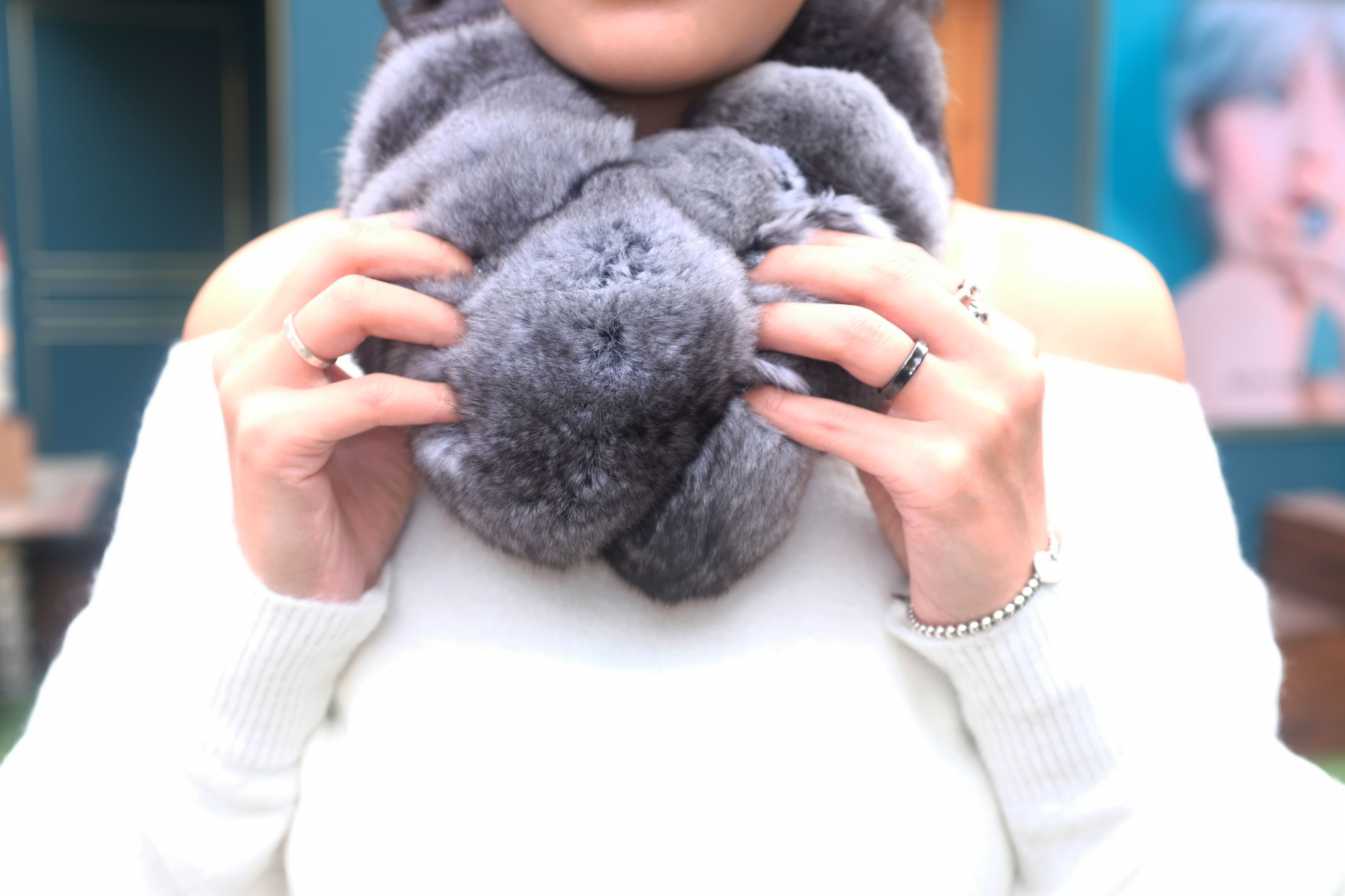 Mok Market in-house production chinchilla muffler