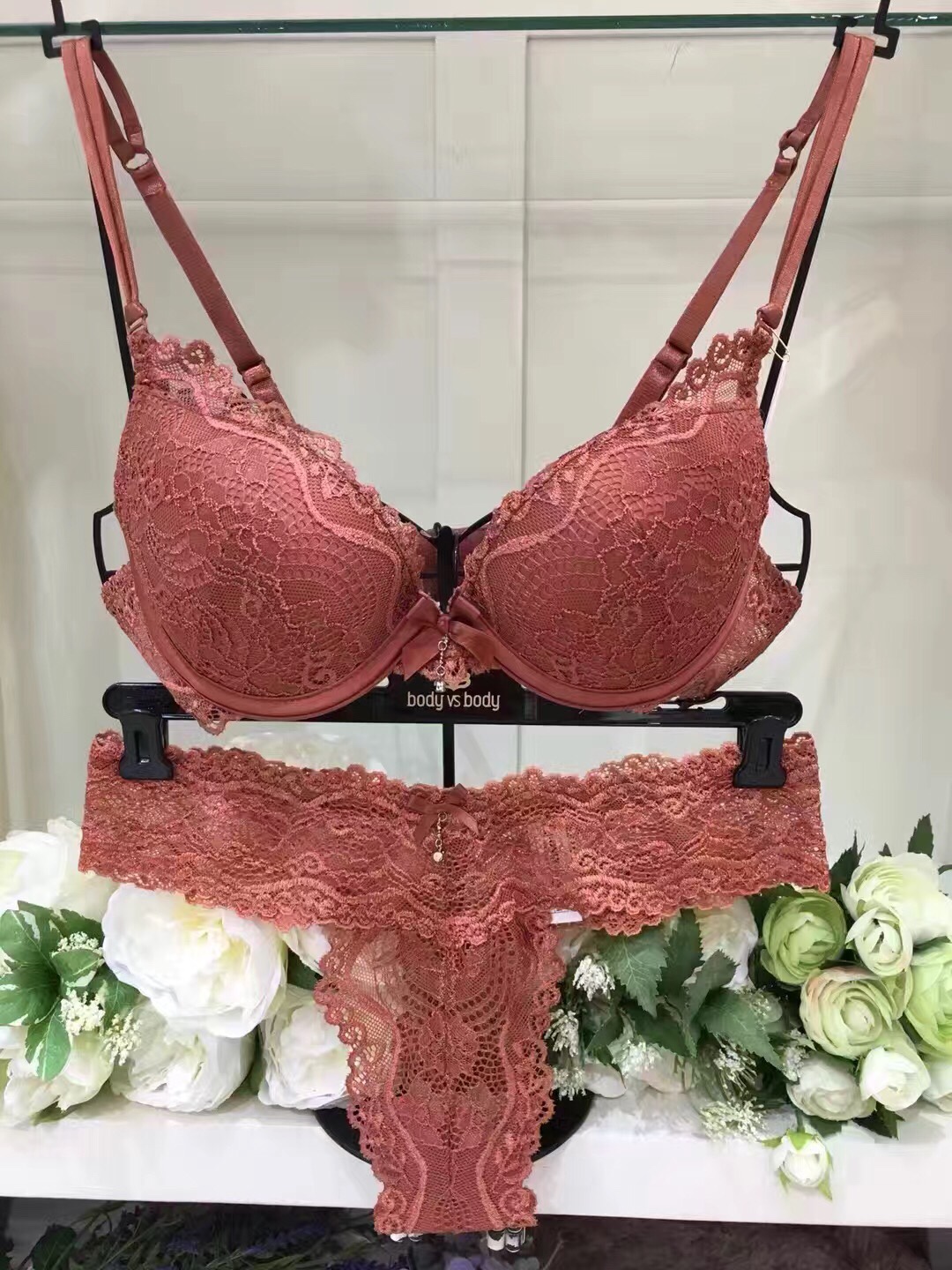 Coral Wedding Sexy Lace C Cup Wong Pong Bra Pantie